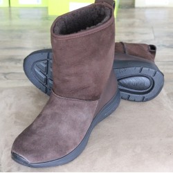Hotter Snow chocolate suede...